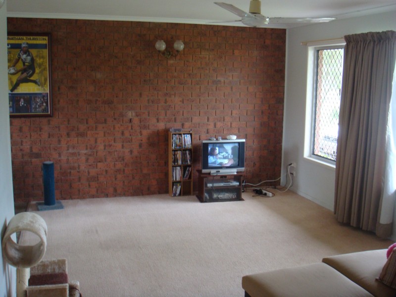 11 Honiton, Torquay QLD 4655