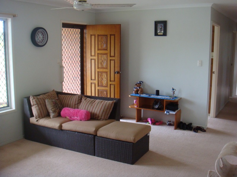 11 Honiton, Torquay QLD 4655