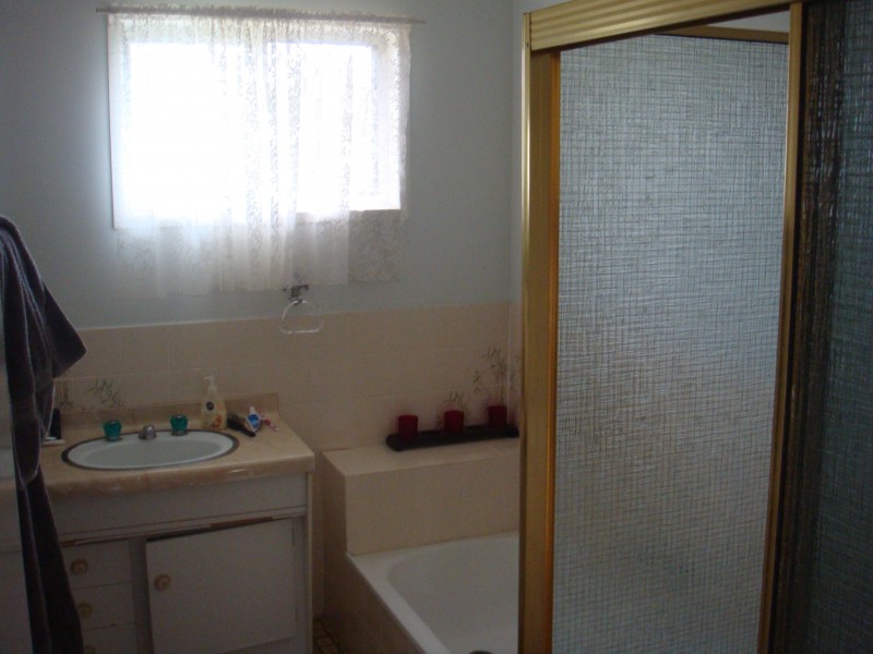 11 Honiton, Torquay QLD 4655