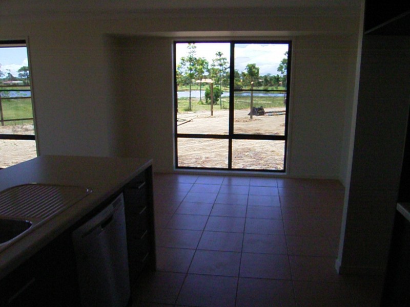 10 GOLDEN GROVE COURT, Eli Waters QLD 4655