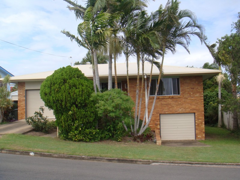 24 John, Scarness QLD 4655