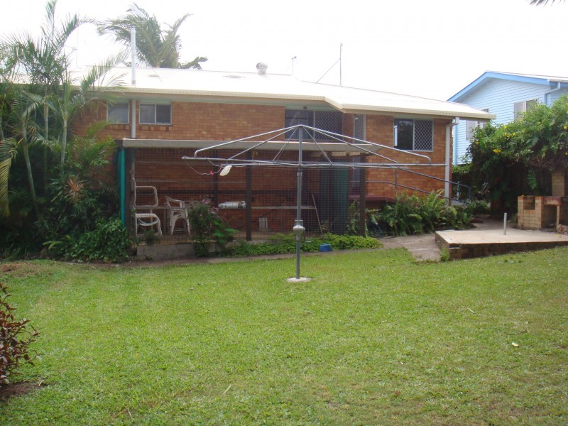 24 John, Scarness QLD 4655