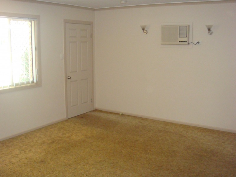 24 John, Scarness QLD 4655