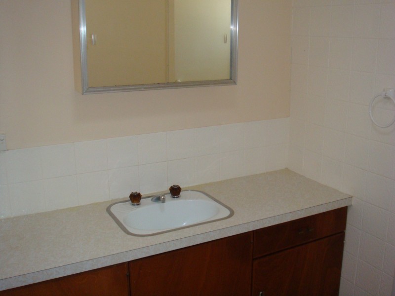 24 John, Scarness QLD 4655