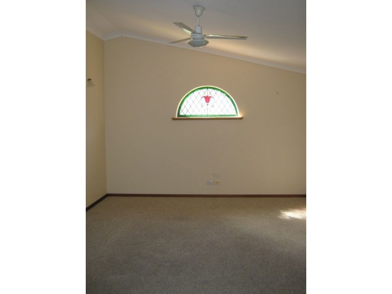 188 TRURO STREET, Urangan QLD 4655