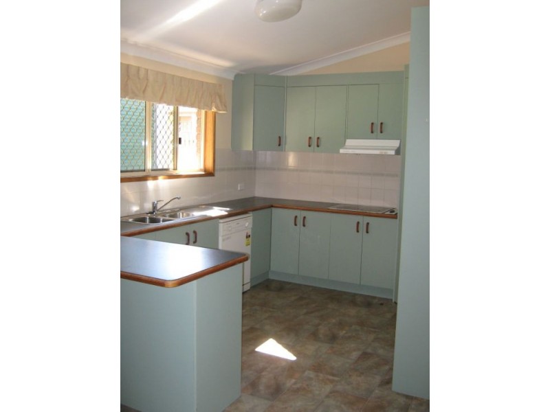 188 TRURO STREET, Urangan QLD 4655