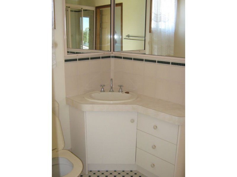 188 TRURO STREET, Urangan QLD 4655