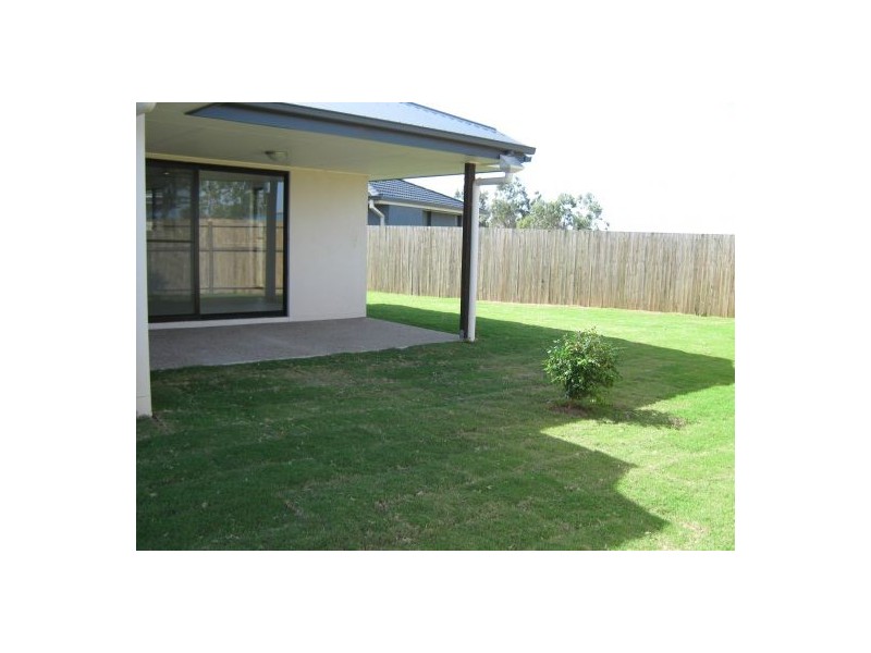 1/5 GOLDEN GROVE COURT, Eli Waters QLD 4655