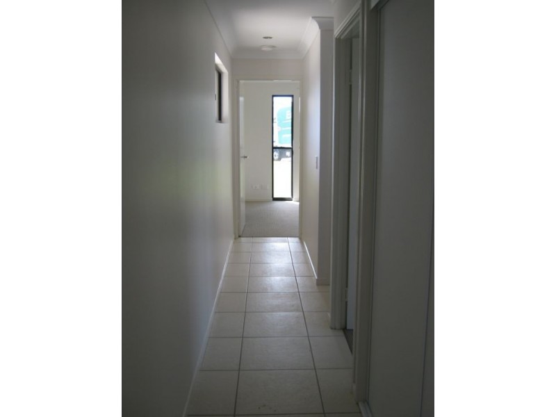 1/5 GOLDEN GROVE COURT, Eli Waters QLD 4655