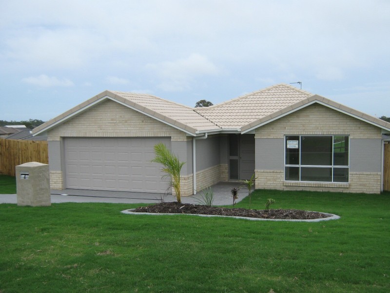 8 STEEL STREET, Wondunna QLD 4655