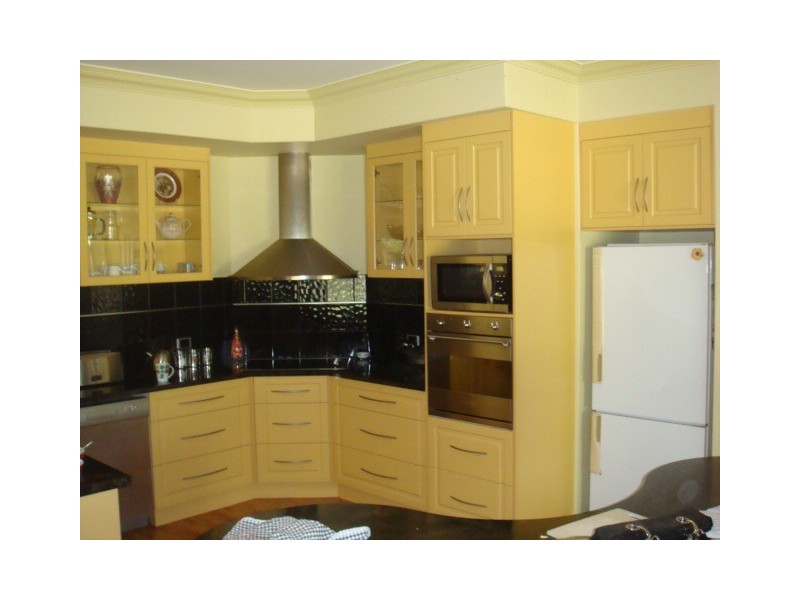 16 Scanlan St, Sunshine Acres QLD 4655