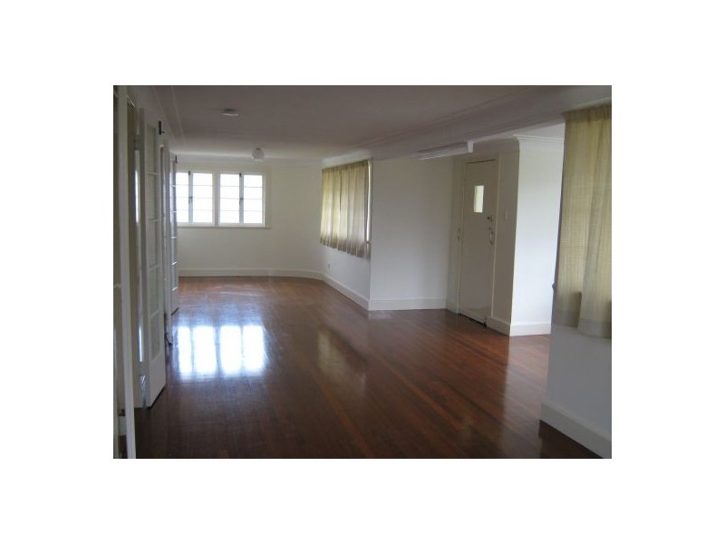 488 ESPLANADE, Urangan QLD 4655