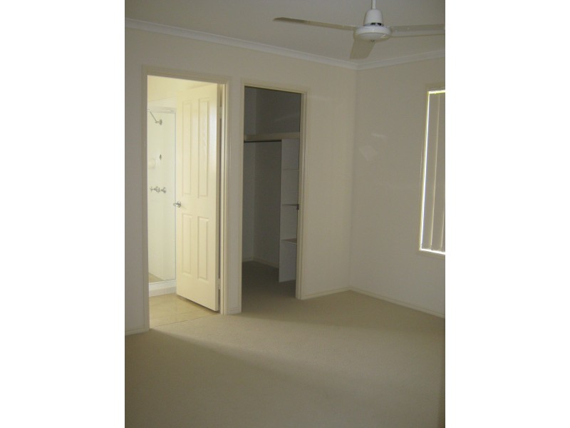 40 BOUNTY CCT, Eli Waters QLD 4655