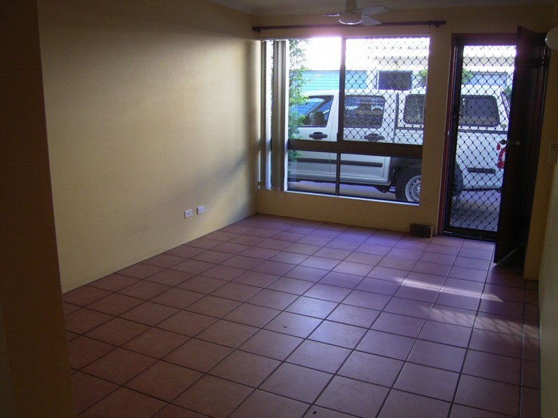 2/10 MCKEAN ROAD, Scarness QLD 4655