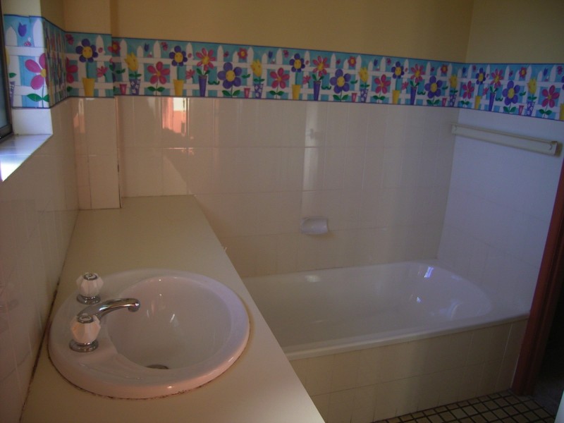 2/10 MCKEAN ROAD, Scarness QLD 4655