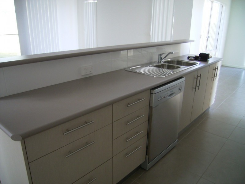 2/10 ENDEAVOUR WAY, Eli Waters QLD 4655