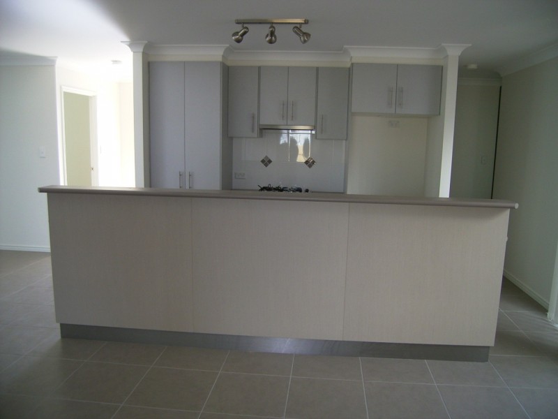 2/10 ENDEAVOUR WAY, Eli Waters QLD 4655