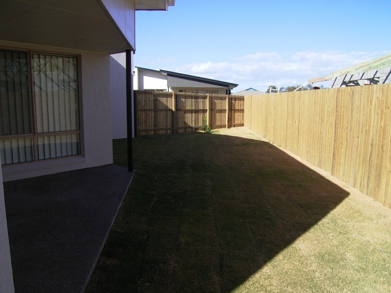 2/10 ENDEAVOUR WAY, Eli Waters QLD 4655