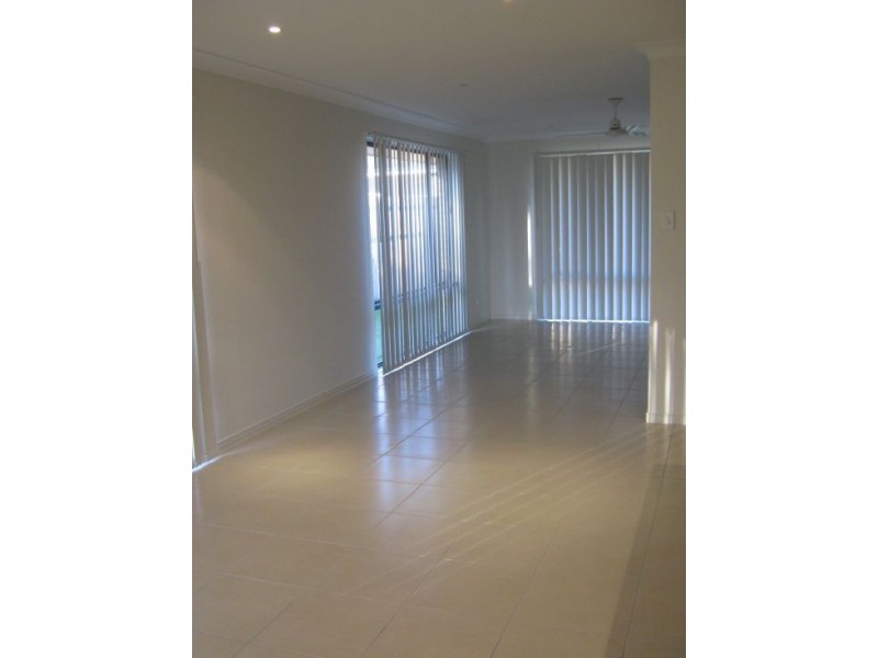 7 BIANCA COURT, Torquay QLD 4655