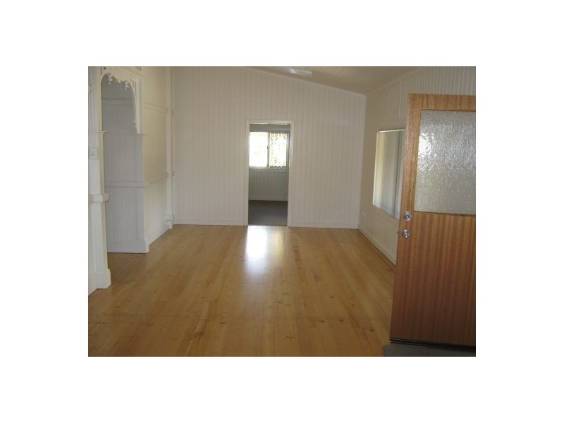 7 ELIZABETH STREET, Urangan QLD 4655