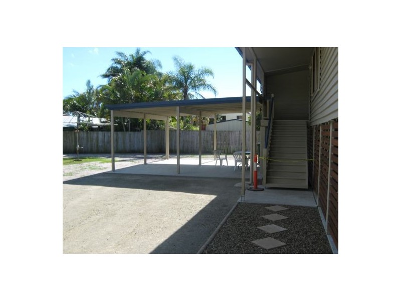7 ELIZABETH STREET, Urangan QLD 4655