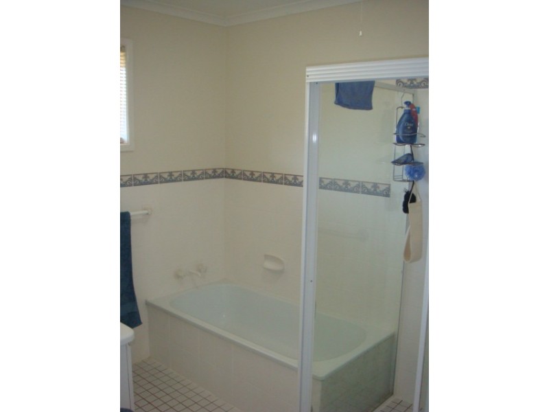 16 Desmond Dr, Toogoom QLD 4655