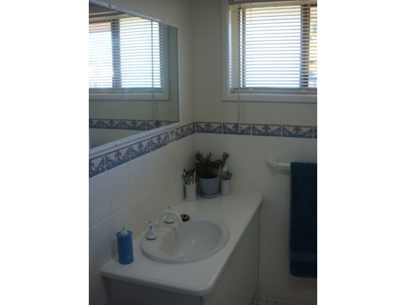 16 Desmond Dr, Toogoom QLD 4655