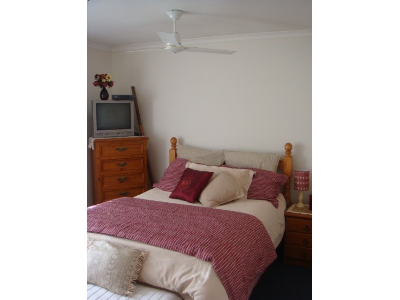 16 Desmond Dr, Toogoom QLD 4655