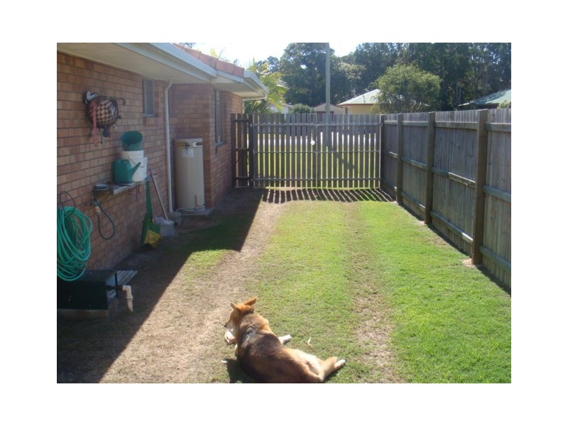 16 Desmond Dr, Toogoom QLD 4655