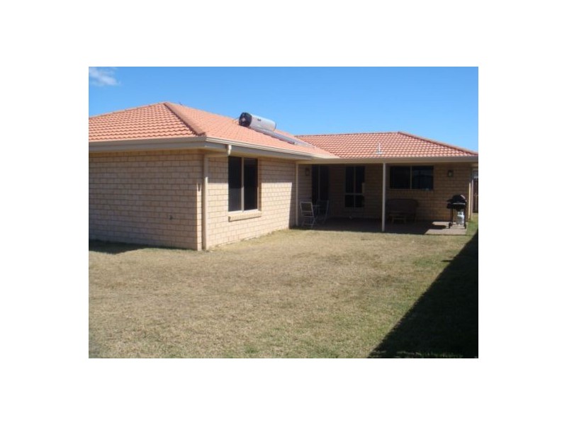 16 Archer Dr, Point Vernon QLD 4655