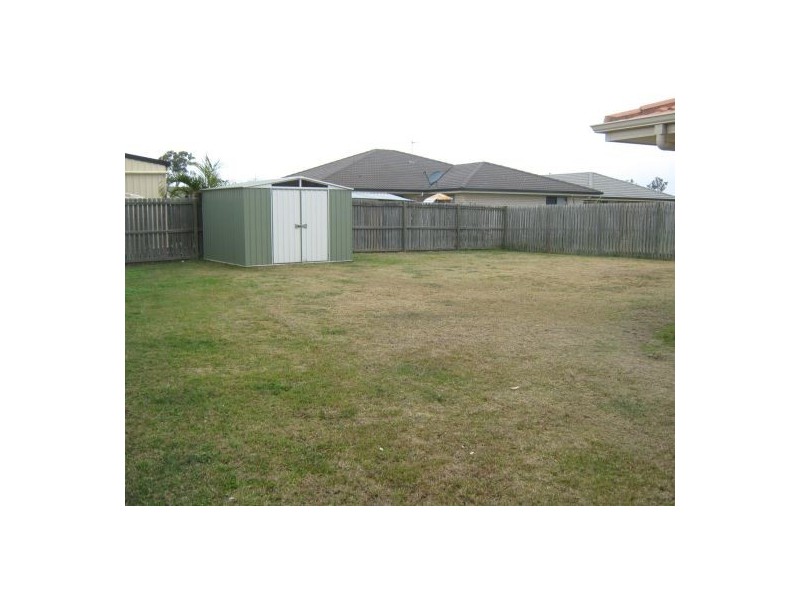 16 Archer Dr, Point Vernon QLD 4655
