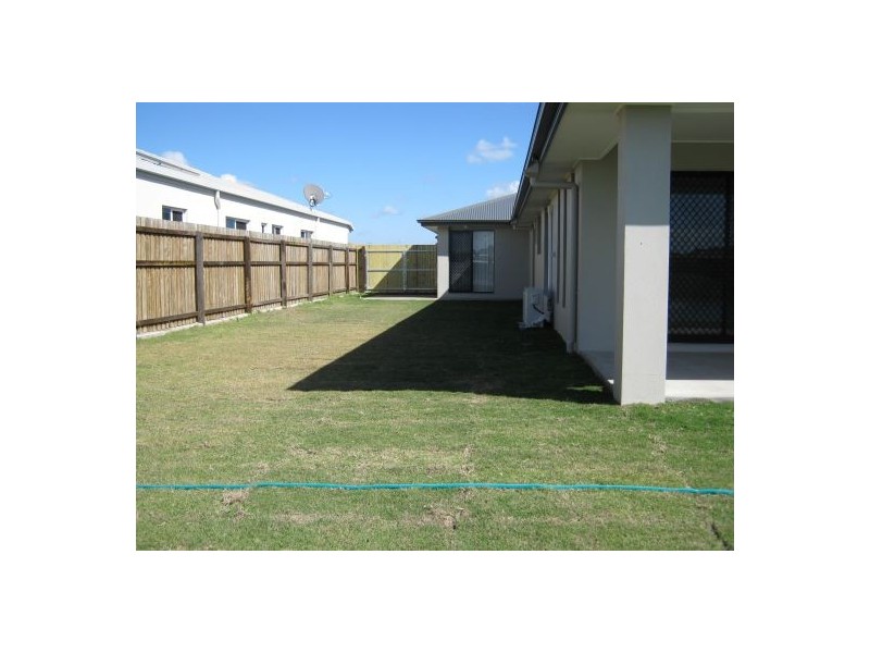 9 YONGALA WAY, Eli Waters QLD 4655