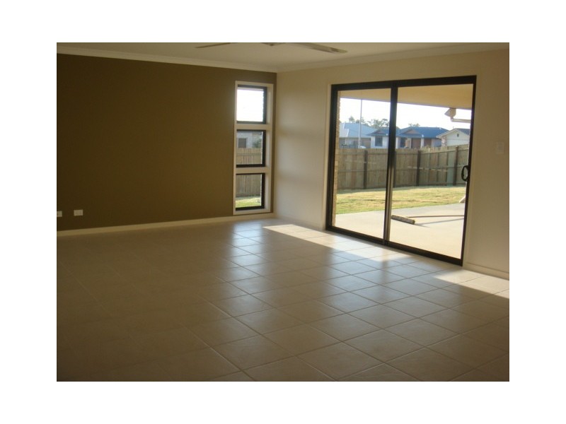 37 Turrum St, Scarness QLD 4655