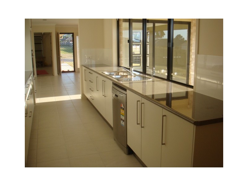 37 Turrum St, Scarness QLD 4655