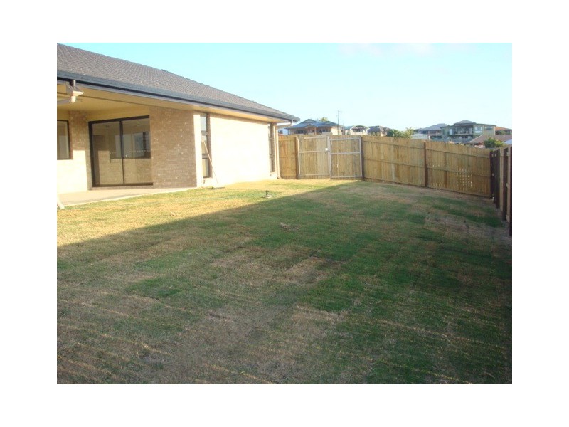 37 Turrum St, Scarness QLD 4655