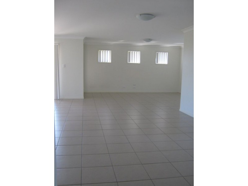 14 BOUNTY CCT, Eli Waters QLD 4655