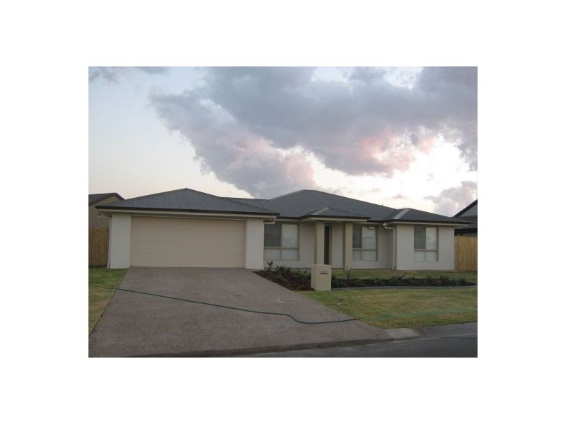 16 BOUNTY CCT, Eli Waters QLD 4655