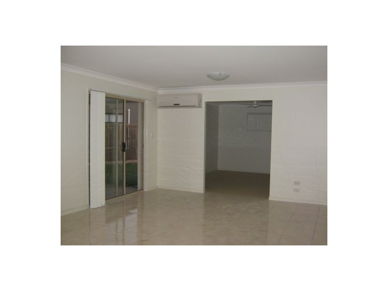 16 BOUNTY CCT, Eli Waters QLD 4655