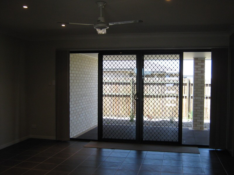 24 MAGELLAN CCT, Urraween QLD 4655