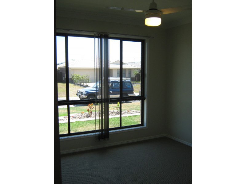 24 MAGELLAN CCT, Urraween QLD 4655