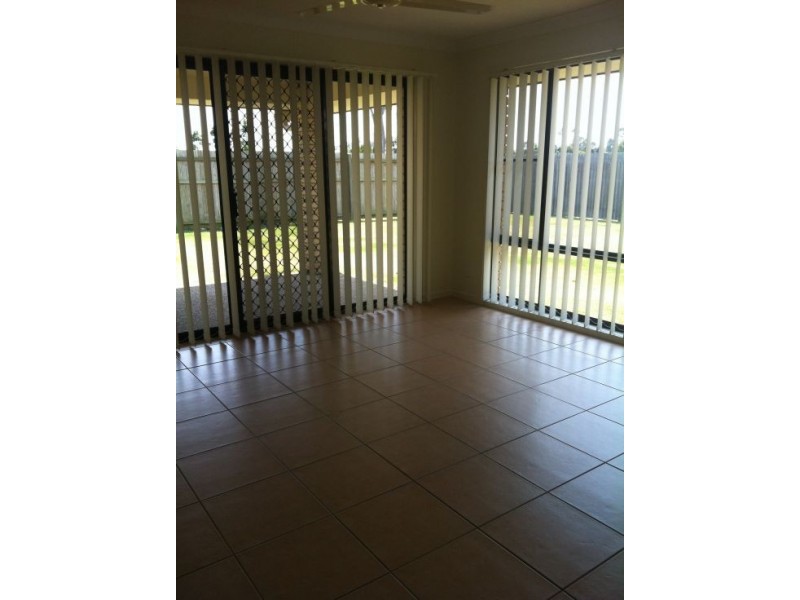 13 GOLDEN GROVE COURT, Eli Waters QLD 4655