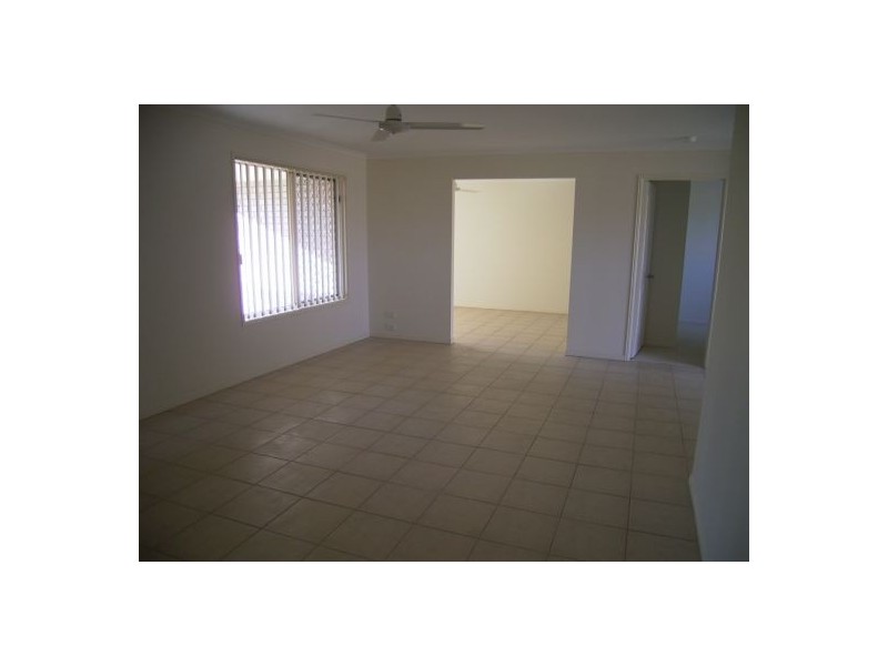 11 KINGSTON COURT, Point Vernon QLD 4655