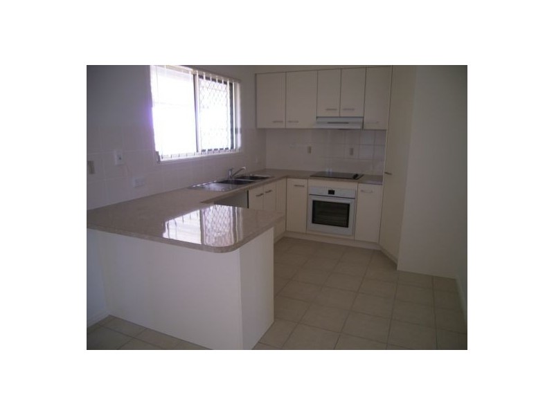 11 KINGSTON COURT, Point Vernon QLD 4655