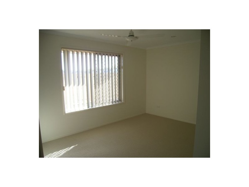 11 KINGSTON COURT, Point Vernon QLD 4655