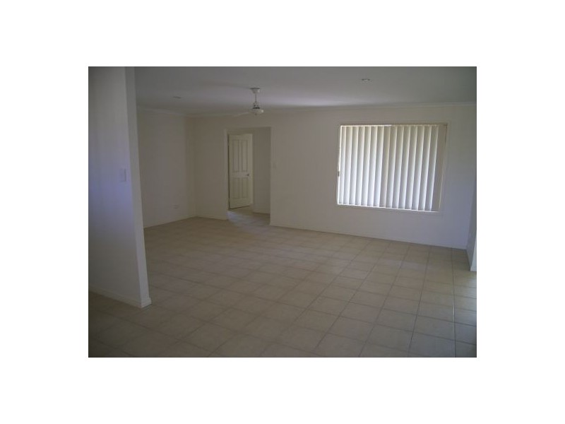 11 KINGSTON COURT, Point Vernon QLD 4655