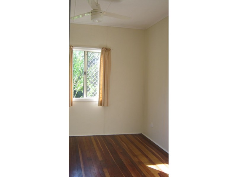 110 CYPRESS STREET, Torquay QLD 4655