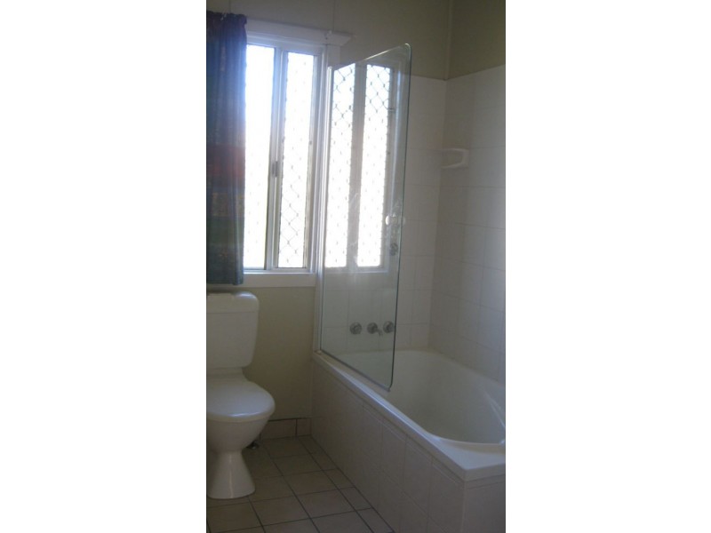 110 CYPRESS STREET, Torquay QLD 4655