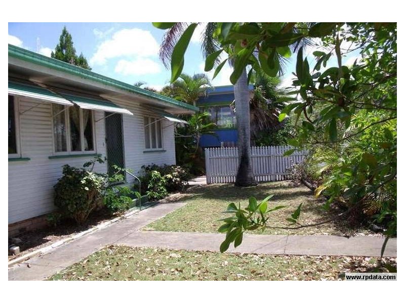 400 Esplanade, Torquay QLD 4655