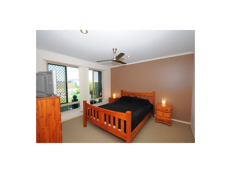 20 Earl St Vincent CCT, Eli Waters QLD 4655