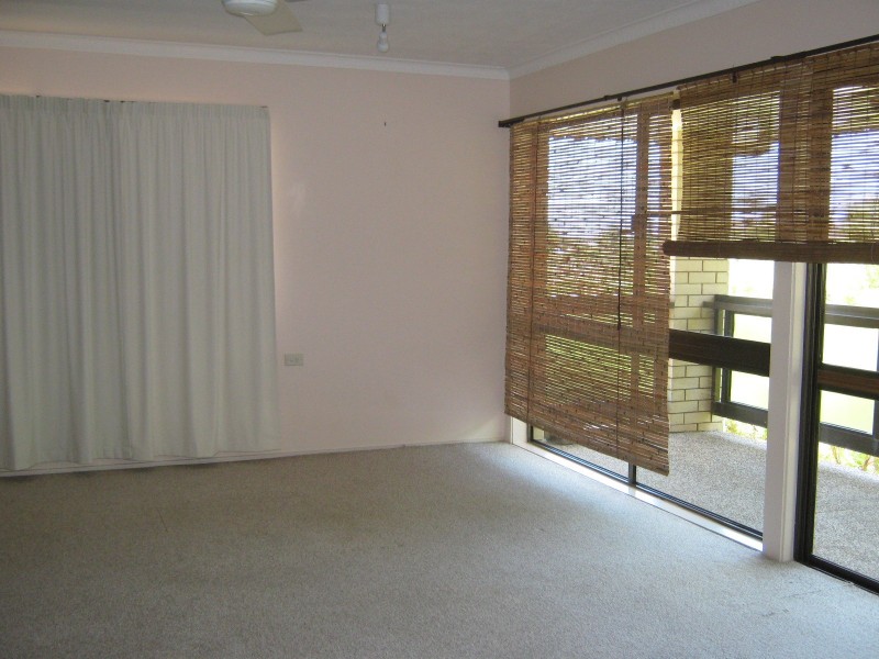 2/6 James Street, Urangan QLD 4655